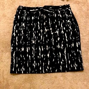 East 5th Black and cream skirt